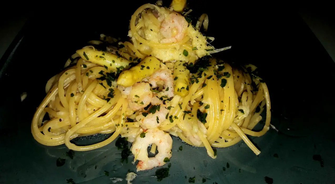 Spaghetti con i Gamberetti e Crema di Asparagi
